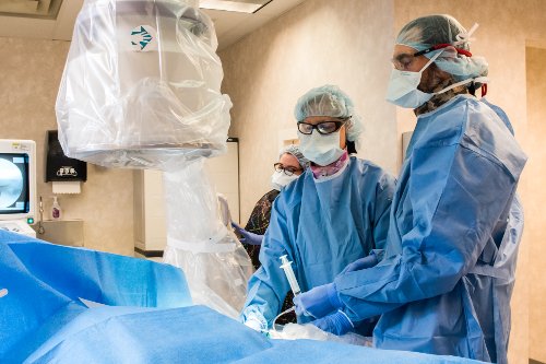Vacscular Staff Preparing for Surgery